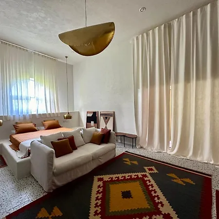 Anna Splendid Sunset Ocean Front Villa *