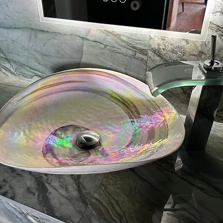 Anna Splendid Sunset Ocean Front Villa *